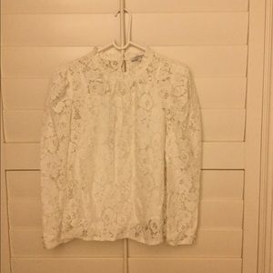 Olivaceous white blouse